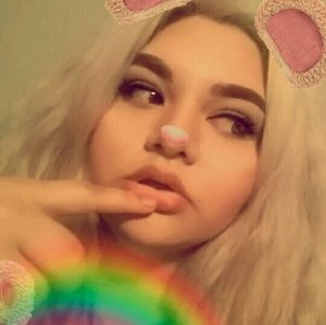 Meet your Posher, Alexia