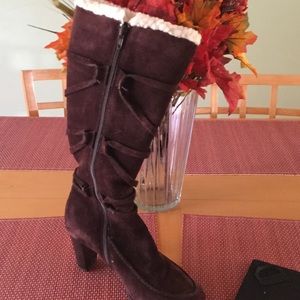 Aero soles brown suede boots