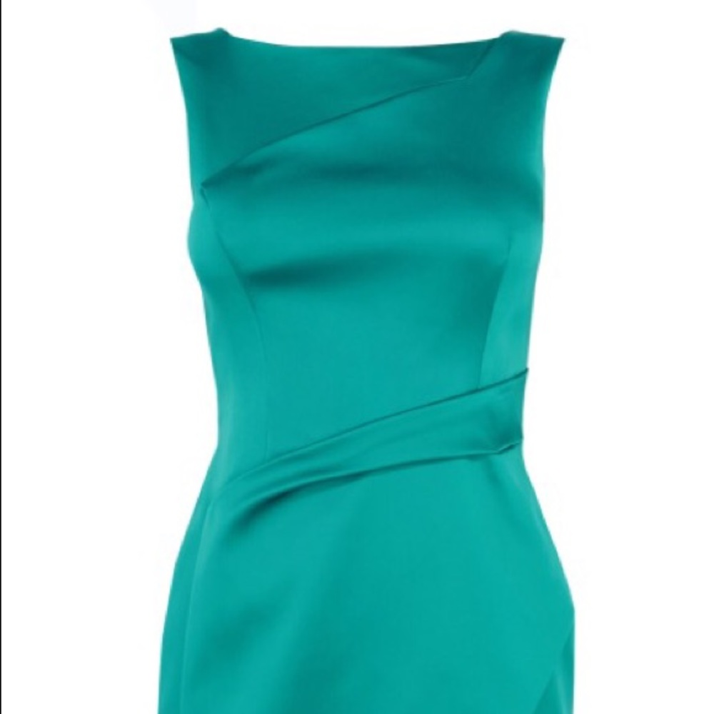 Green satin dress- designer 👗
