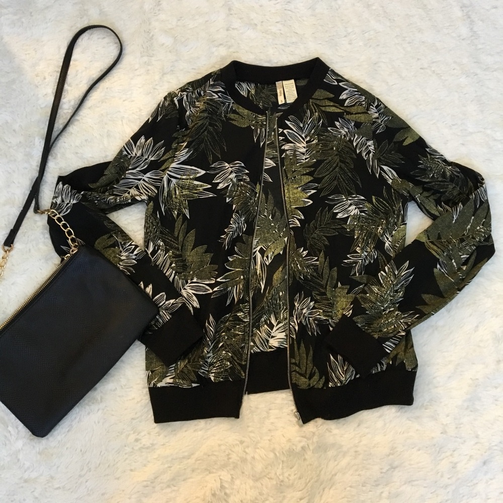 Lightweight floral bomber LIKE NEW