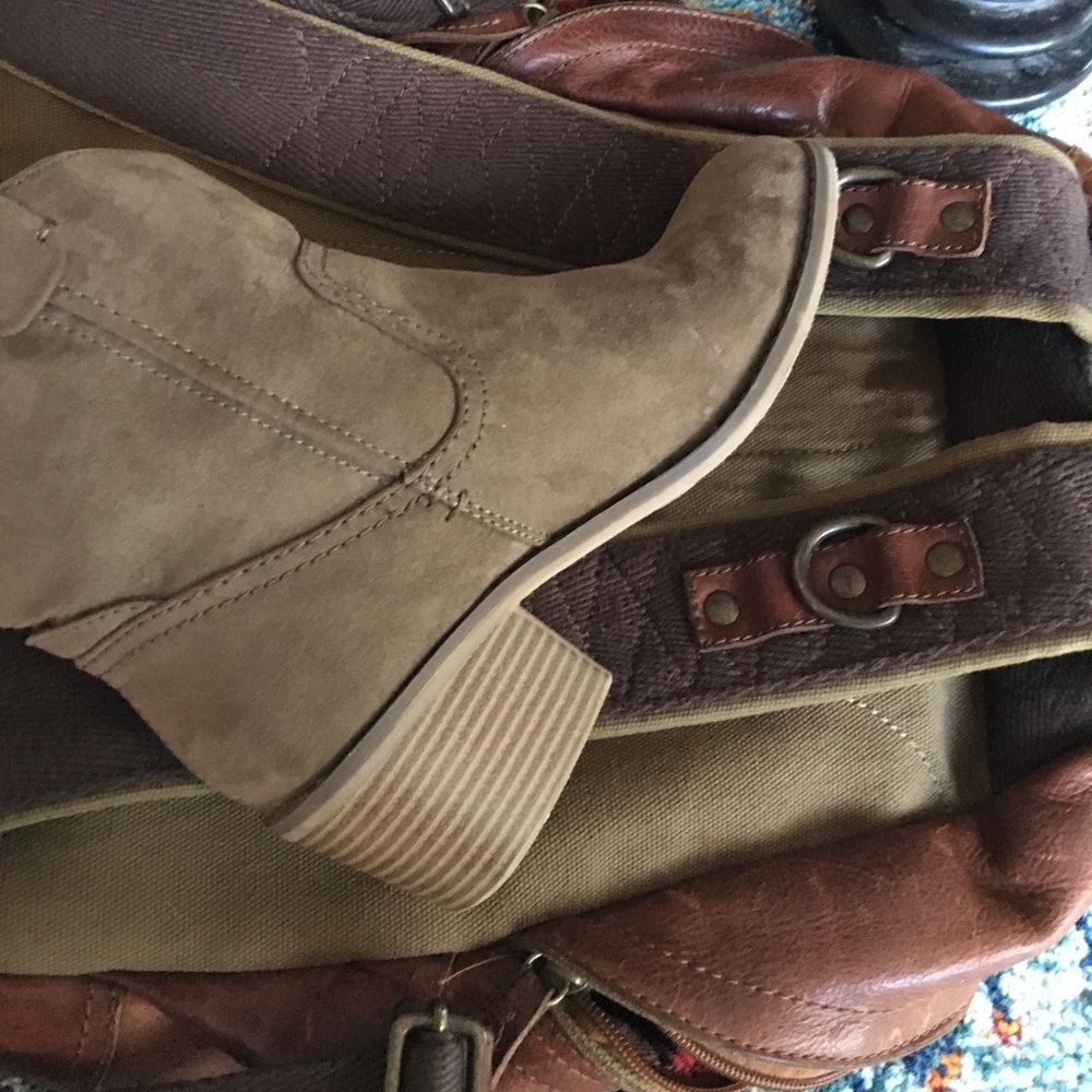 Merona Green suede booties