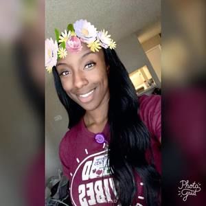 Meet your Posher, Desiree