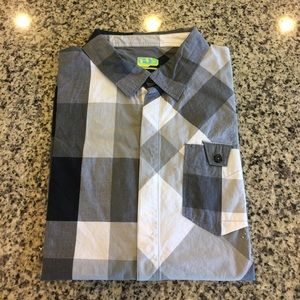 Under Armour Button Up Men’s XL