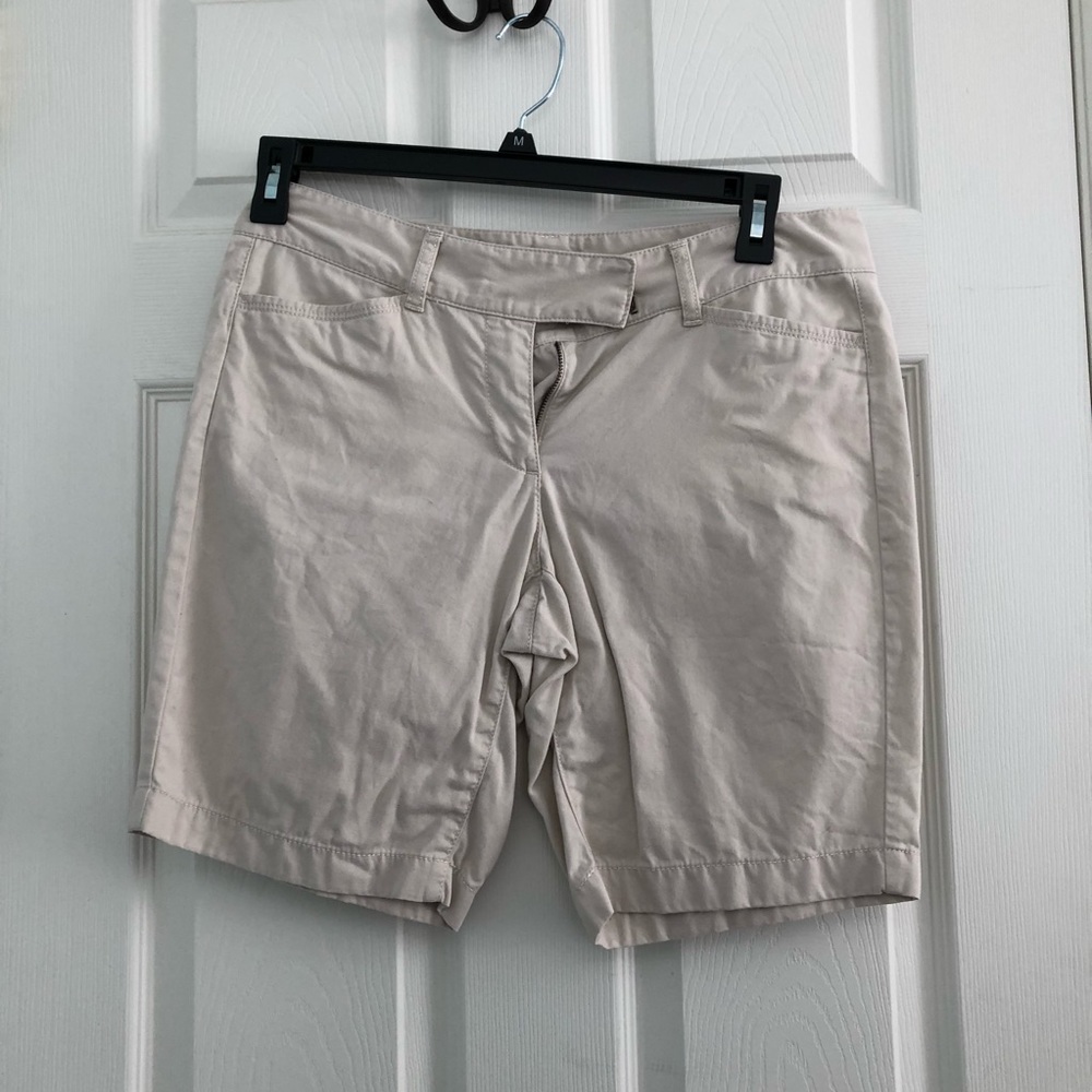 Professional khaki shorts