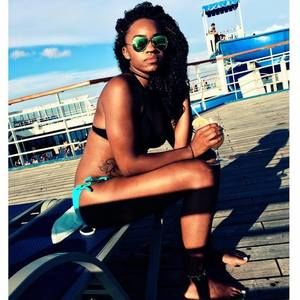 Meet your Posher, Tiara