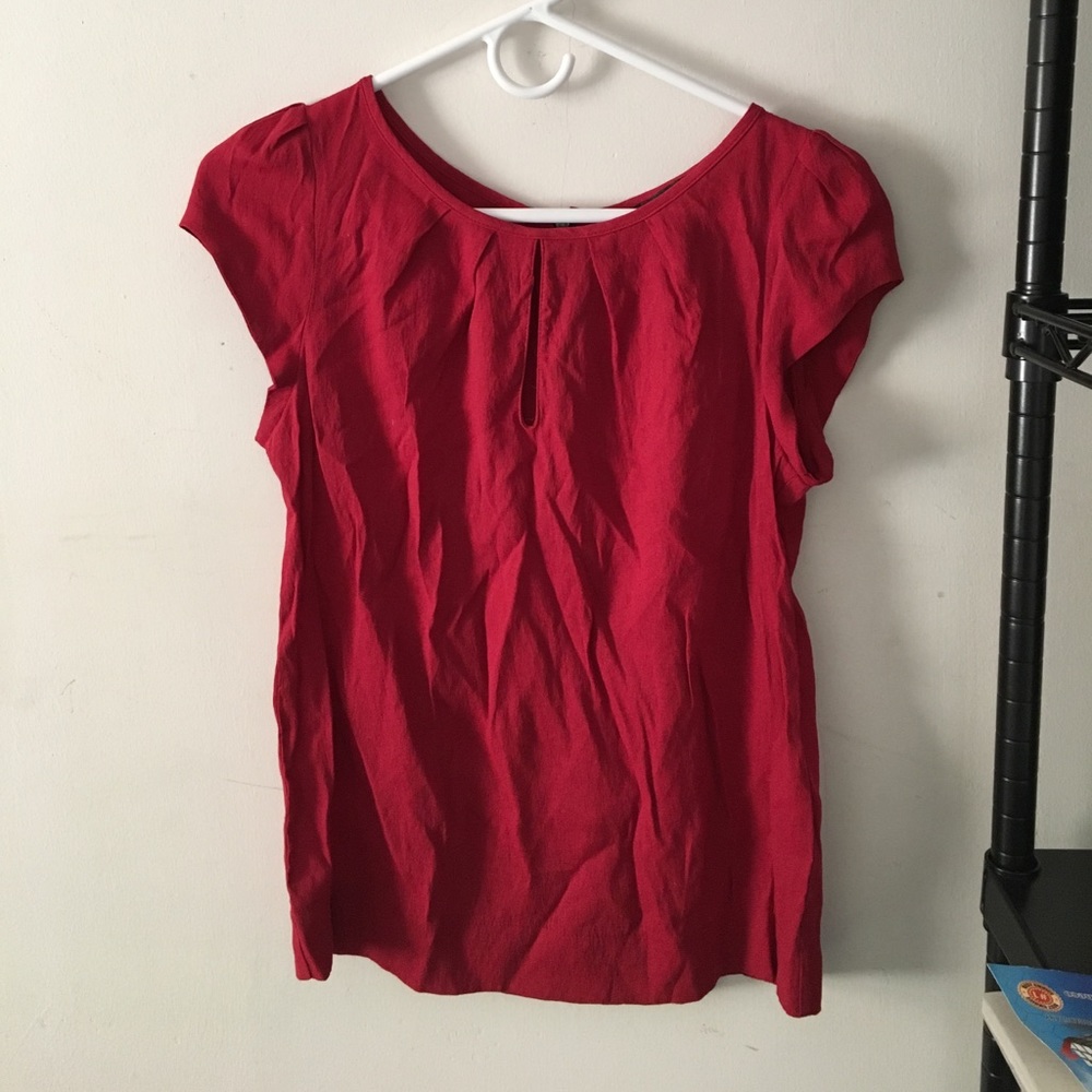 {Zara} red keyhole top xs
