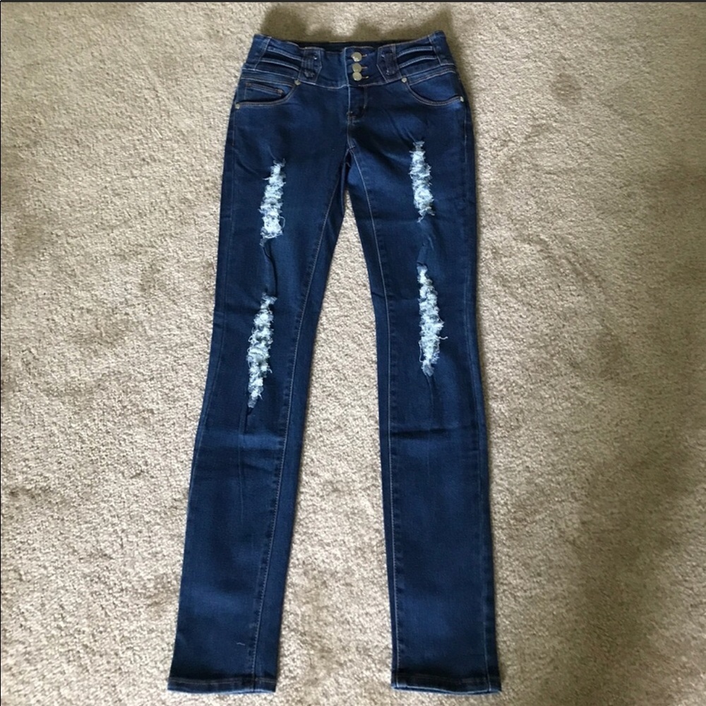 NWOT Distressed Jeans