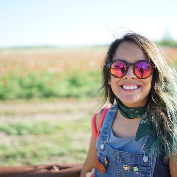 Meet your Posher, Coco - Picture 2 of 3