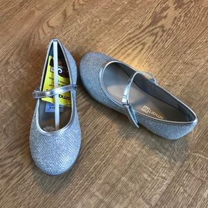 Little Girl Silver Flats