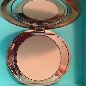 Charlotte Tilbury Airbrush Flawless Finish Powder