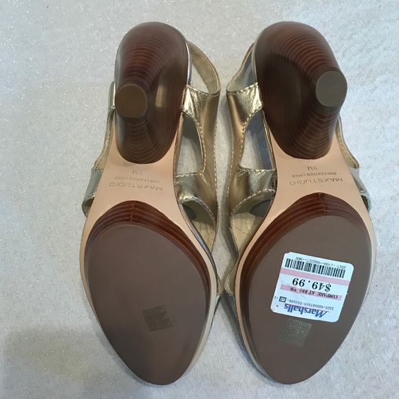 Max Studio Shoes - Picture 3 of 3