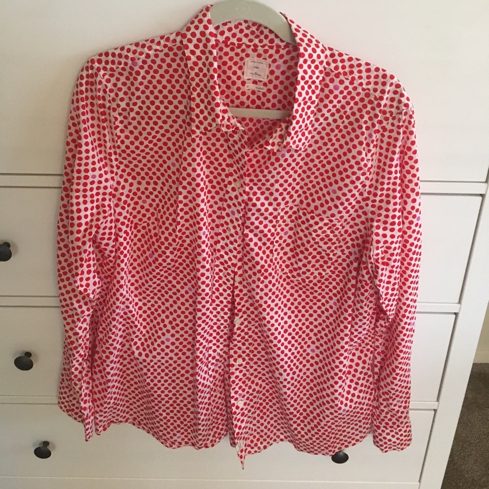 Gap buttoned down shirt 👚