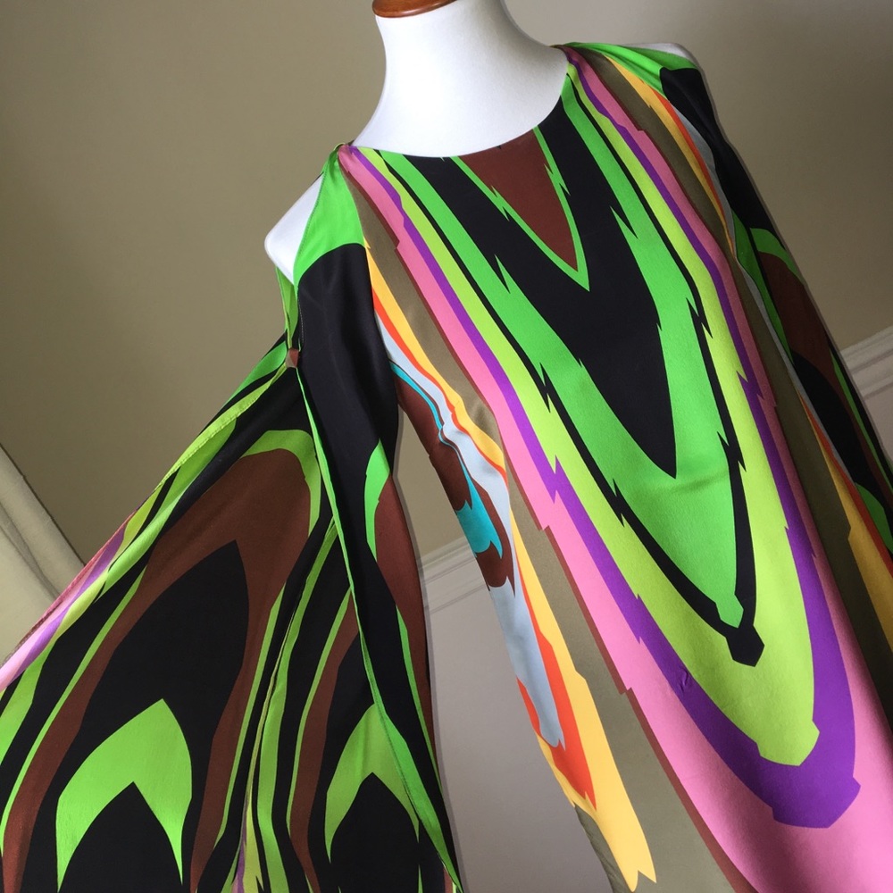 FUN Milly dress w/ cold shoulders & kimono sleeves