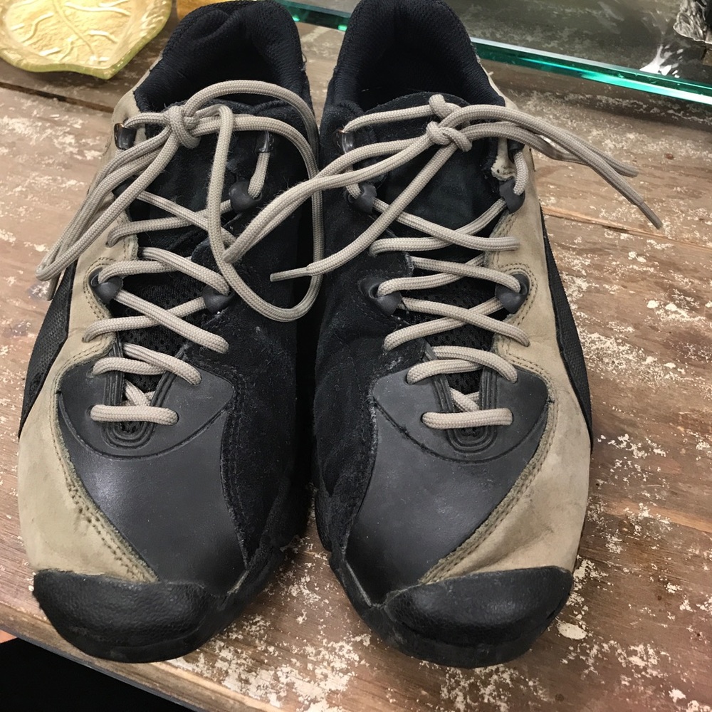 MERRELL Black and Tan hiking sneaker shoe sz 9 1/2