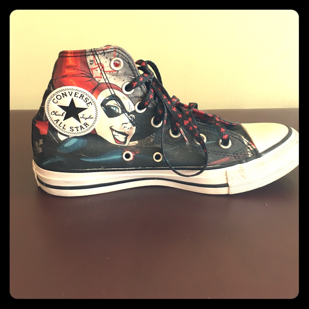 Classic Harley Quinn high top converse