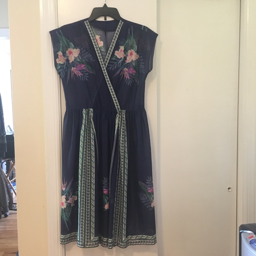 Beach cover up (size: medium)