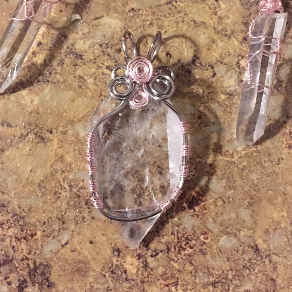 Quartz crystal pendant