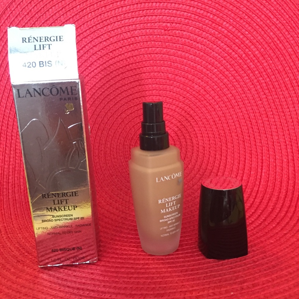 Lancôme Paris Renergie Lift Makeup