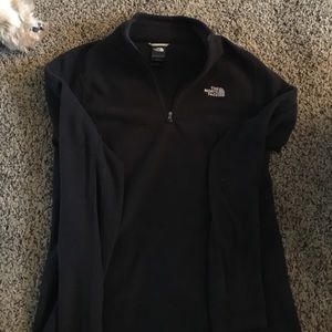 NEVER WORN NORTH FACE 1/4 ZIP