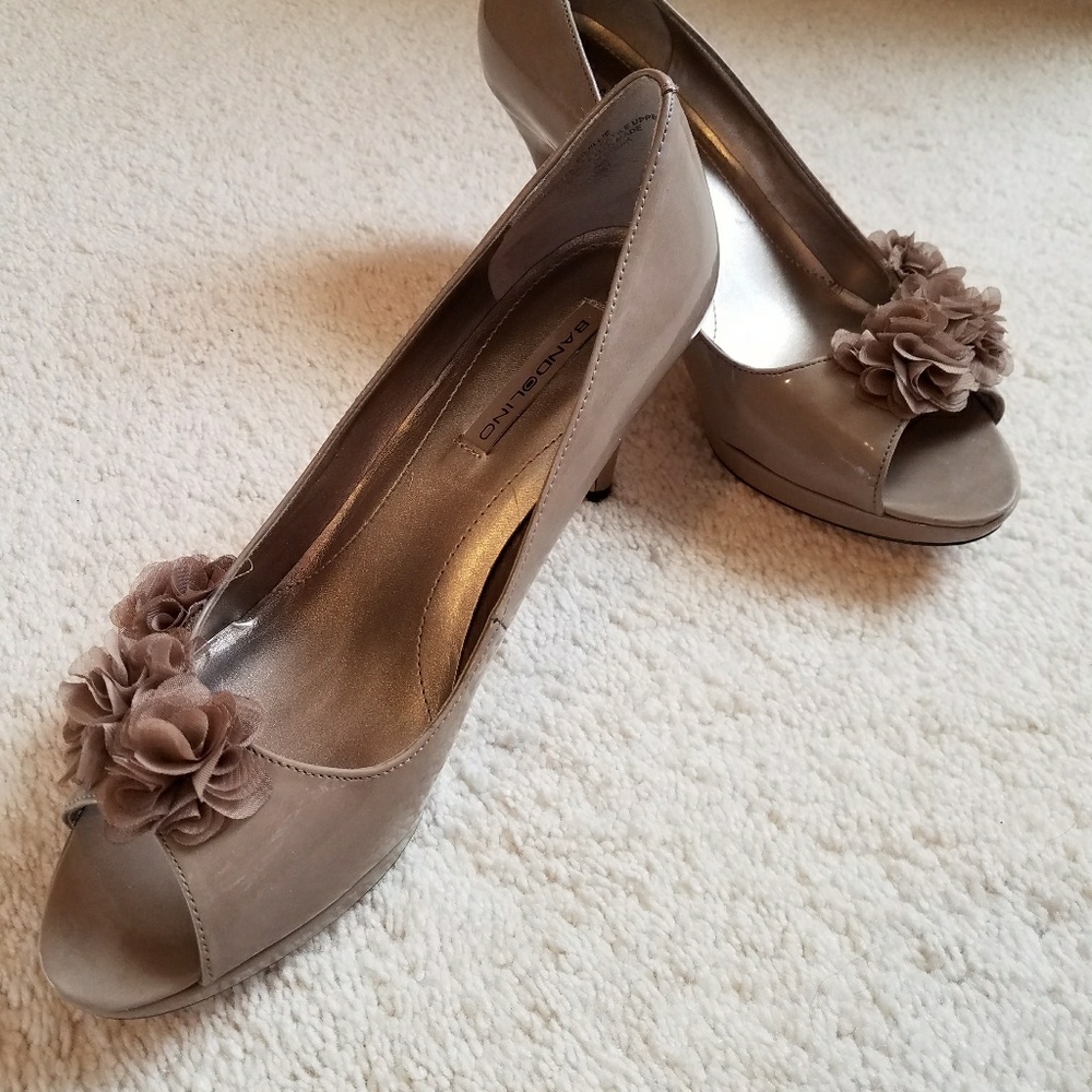 Bandolino Taupe Patent Peep Toe Pumps