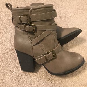 Just Fab Gray Leather Booties