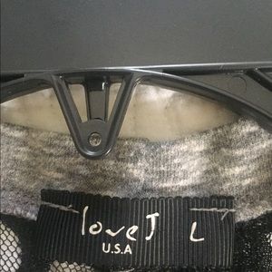 Sleeveless lace tank