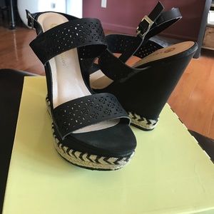 Black Wedges