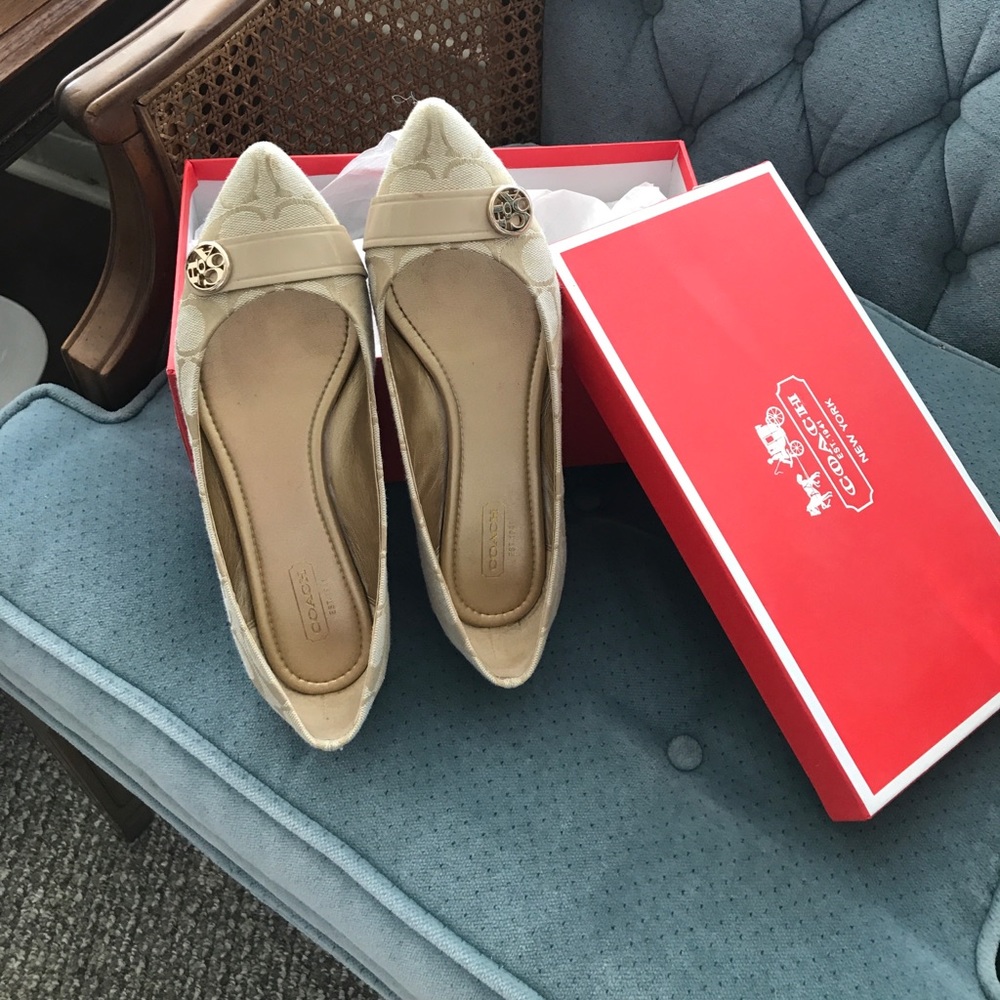 Coach tan logo flats