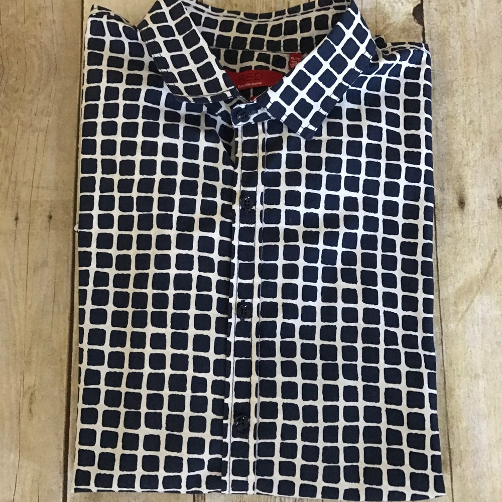 ✨RED Saks Fifth Avenue Short Sleeve Dress Shirt✨