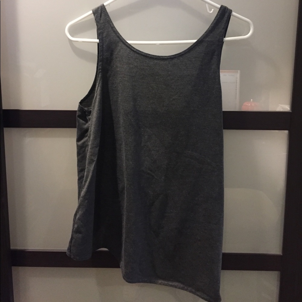 Asymmetrical Gray tank top with twist open back