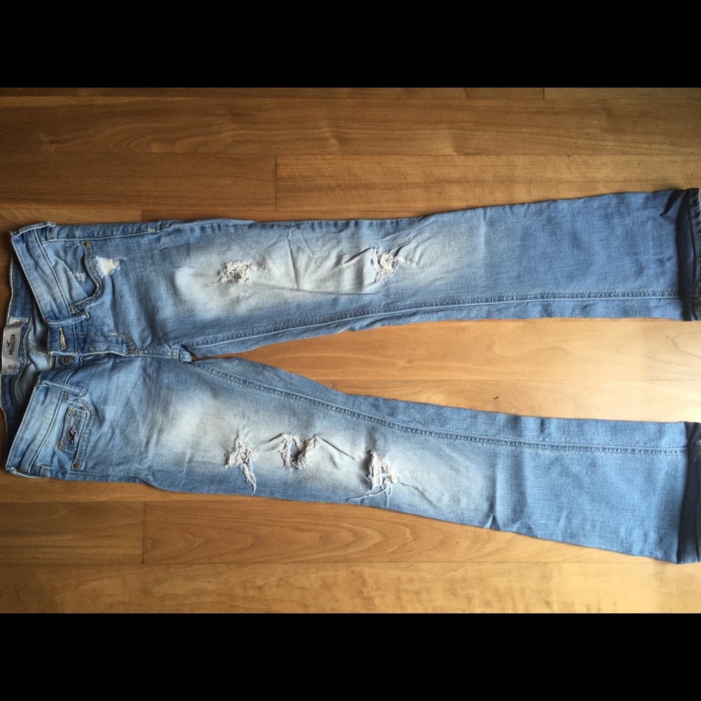 3 pairs of Hollister jeans size 0s.