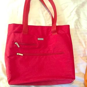 Large baggallini waterproof bag- like new