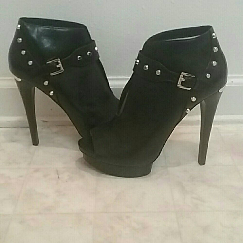 Micheal Kors Ailee Open Toe Bootie w/ Gold Stud