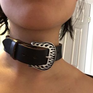 ZANA BAYNE Thick Flame Buckle Choker