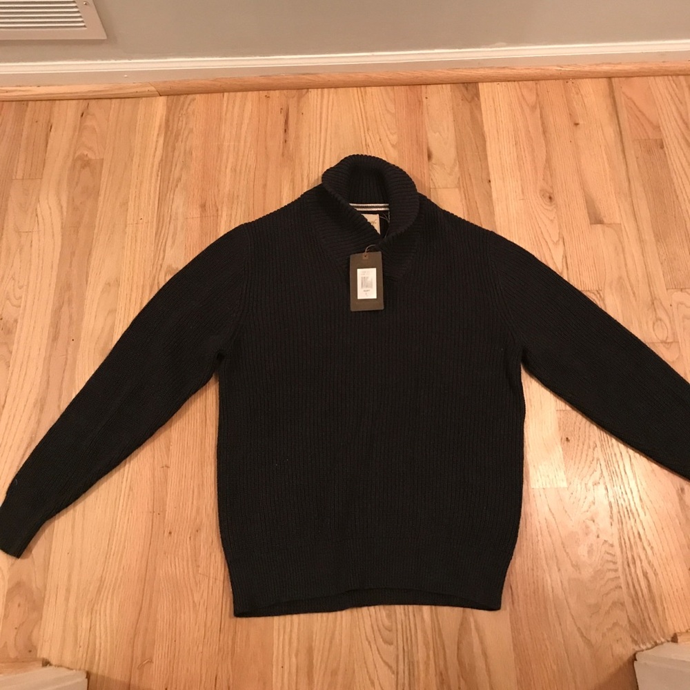 New men’s sweater. 100 % cotton. Charcoal heather.