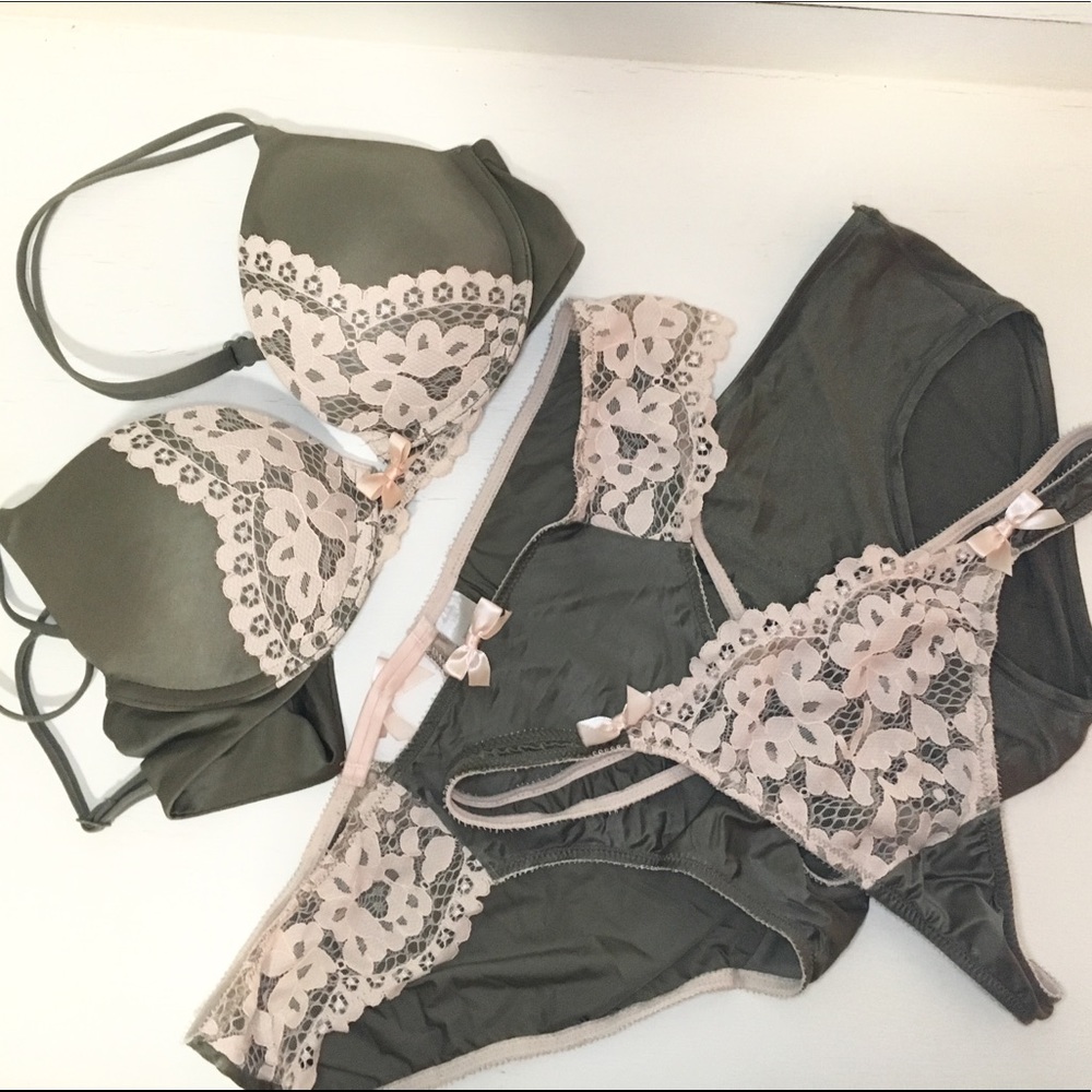 Victoria's Secret "Very Sexy" Bra and Panty set