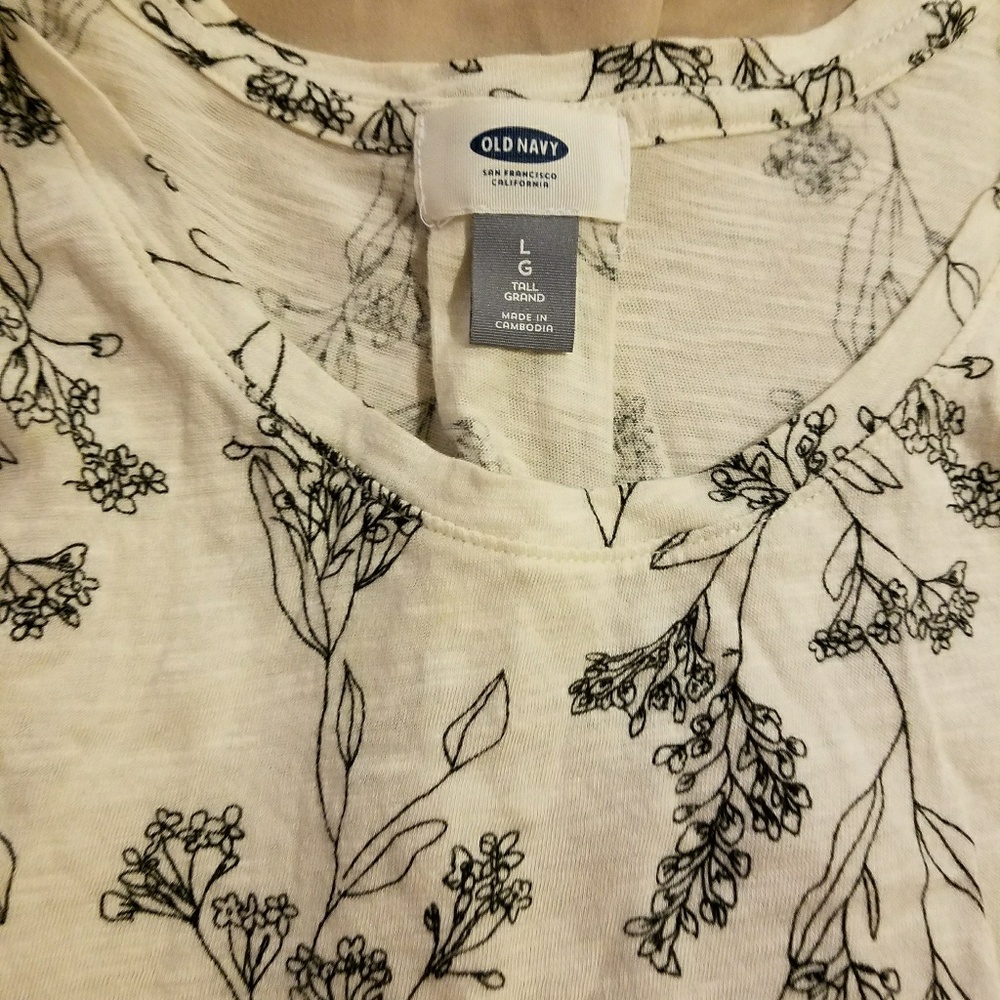 Sleeveless shirt