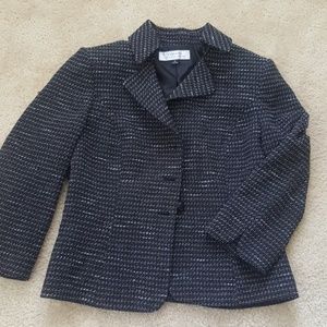 Tahari Beautiful tweed Blazer