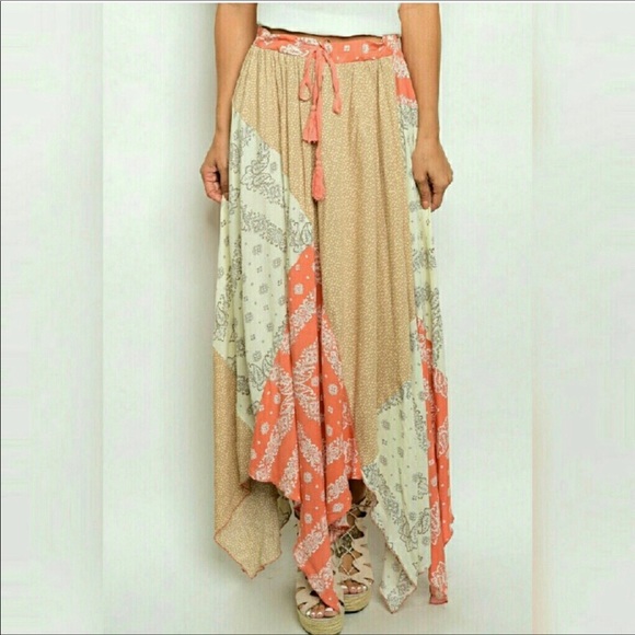 Dresses & Skirts - Shark Bite Hem Skirt