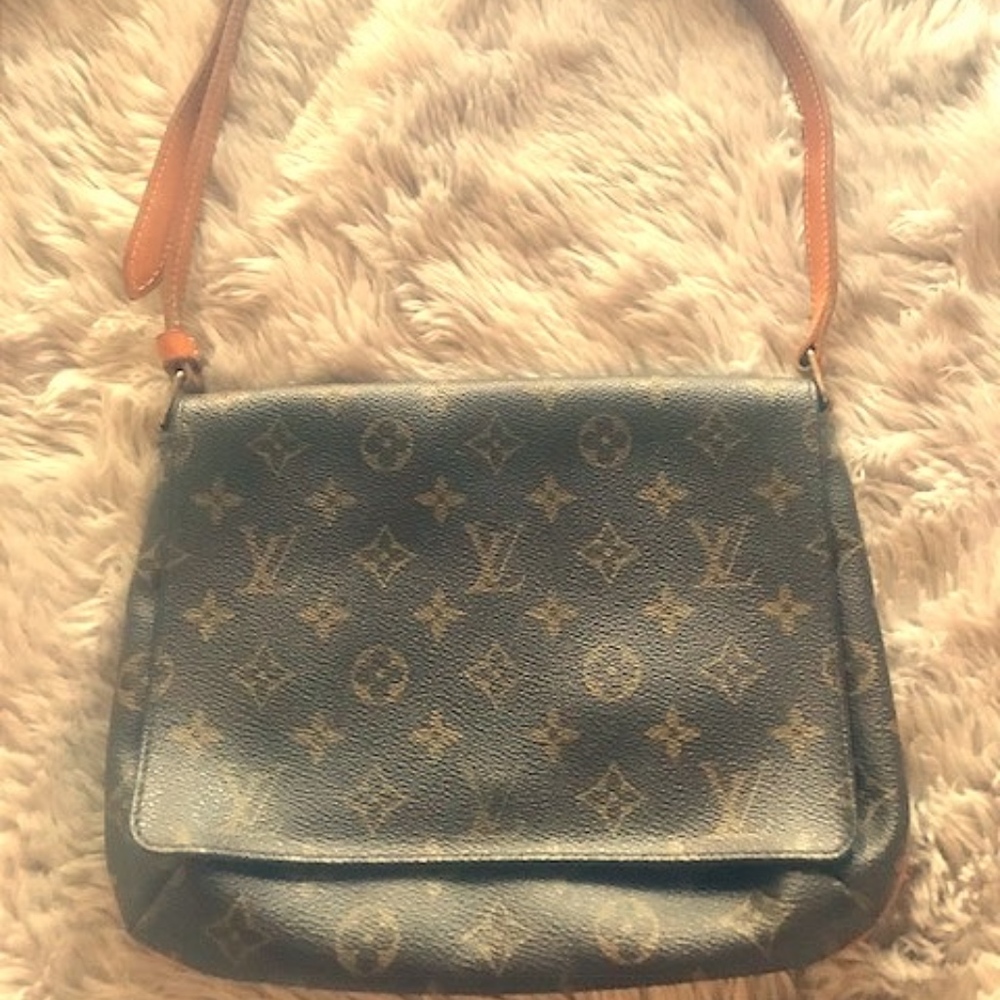 Authentic Louis Vuitton Shoulder bag or cross-body