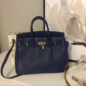 Navy blue Carbotti tote.