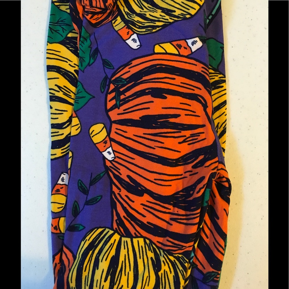 LulaRoe Pumpkin & Candy corn L/XL Kids Leggings