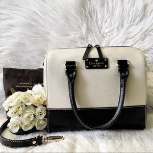 ♠️Sold ♠️ Kate Spade Black and Cream bag