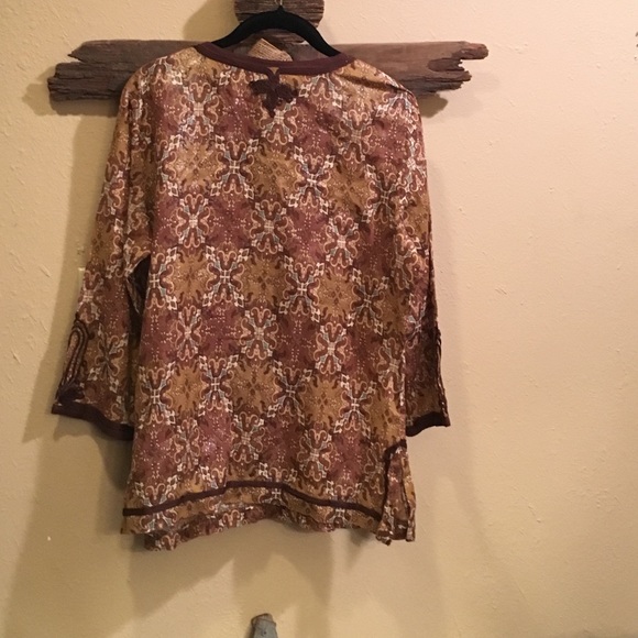 Life Style Top - Picture 2 of 6