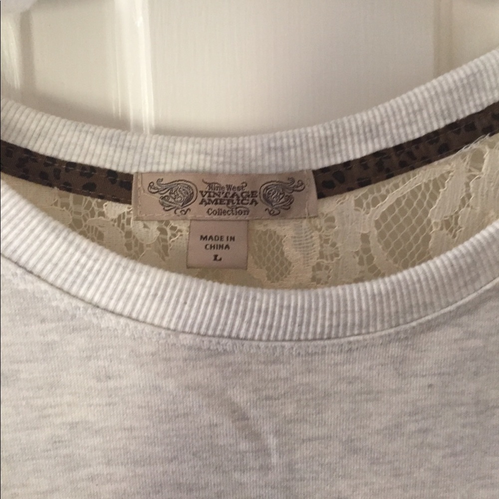 Top - Picture 2 of 4