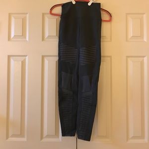 Alo yoga high wasted gray moto leggings.