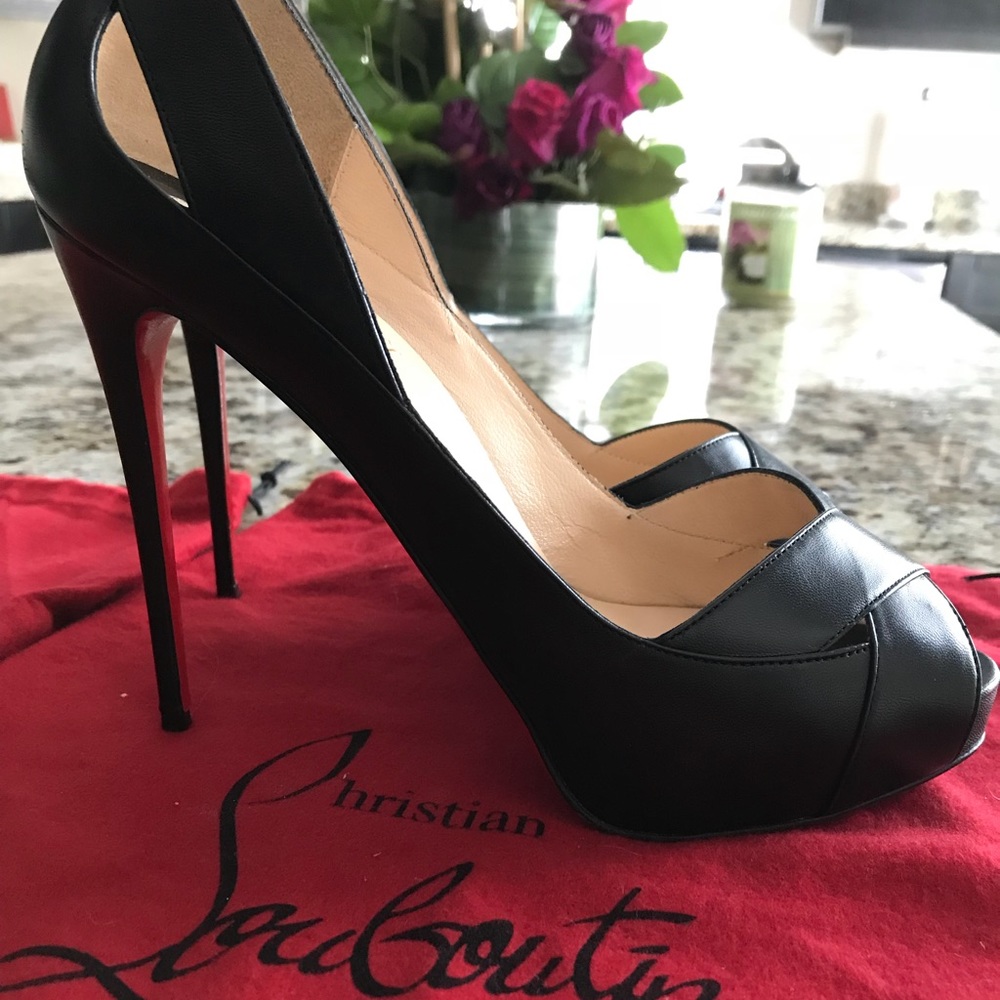 Christian LouBoutin size 8 Heels