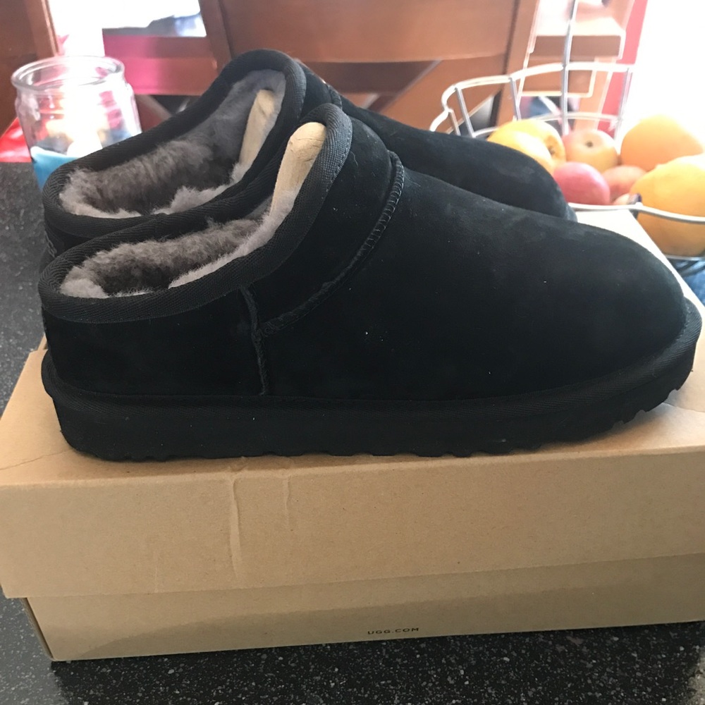 Women's UGG classic slipper