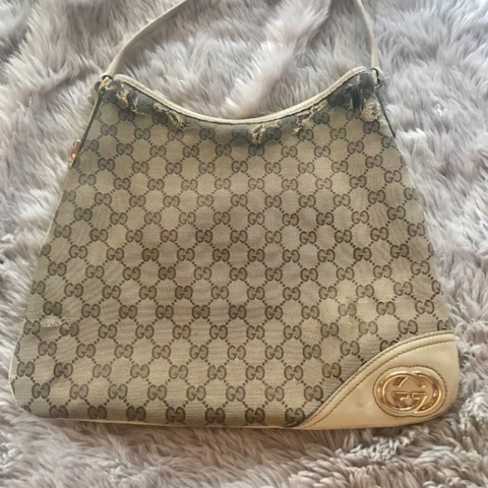 AUTHENTIC GUCCI lightweight shoulder bag