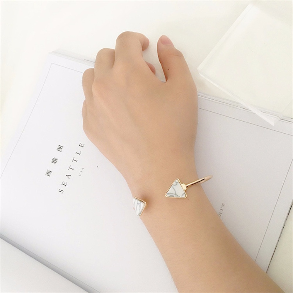 🎉HP🎉Gold toned double marble ended bracelet cuff - Picture 2 of 3